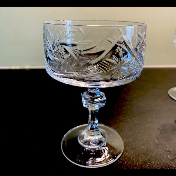 Set of 5 beautiful cut-to-clear coctail / desert glasses with legs & wide mouth - Picture 7 of 9
